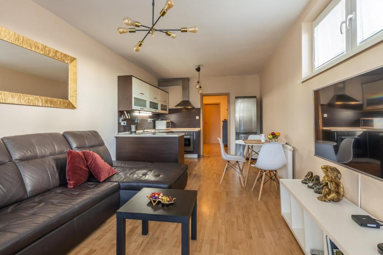 Apartman V Aleji Братислава Екстер'єр фото