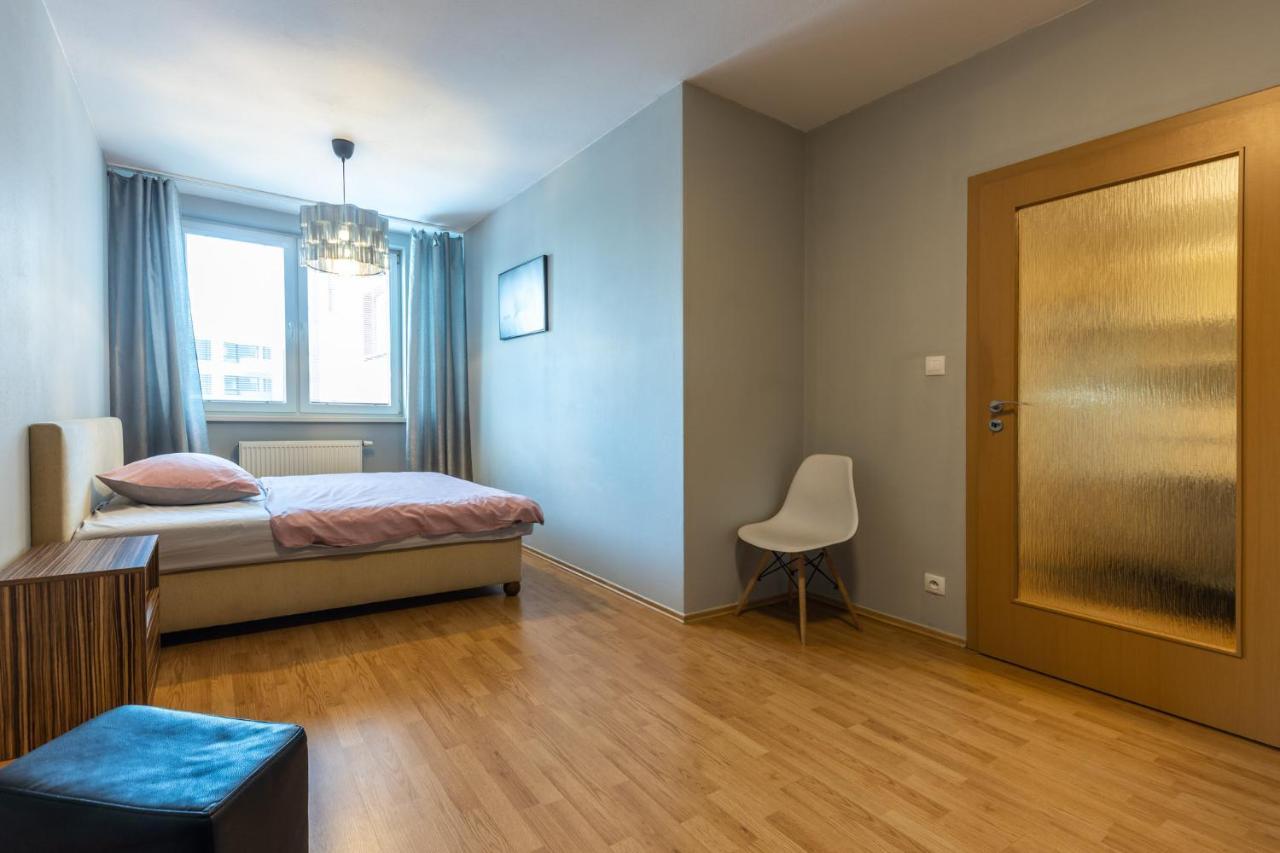Apartman V Aleji Братислава Екстер'єр фото