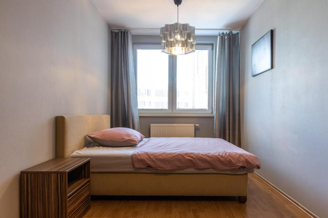Apartman V Aleji Братислава Екстер'єр фото