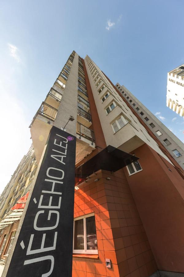 Apartman V Aleji Братислава Екстер'єр фото